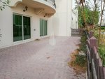 4 bedrooms Villa in Abu Dhabi, UAE No. 43307 - Image 16