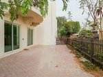 4 bedrooms Villa in Abu Dhabi, UAE No. 43307 - Image 17
