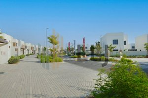 4 bedrooms Villa in Yas Island, UAE No. 45179