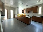 6 bedrooms Villa in The Marina, UAE No. 4713 - Image 10