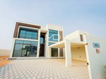 4 bedrooms Villa in Abu Dhabi, UAE No. 47440 - Image 3