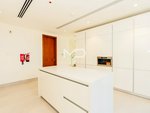 4 bedrooms Villa in Abu Dhabi, UAE No. 47440 - Image 11