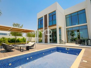 5 bedrooms Villa in Abu Dhabi, UAE No. 47571