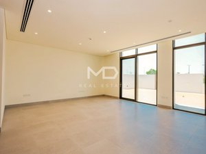 4 bedrooms Villa in Abu Dhabi, UAE No. 47573