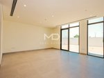 4 bedrooms Villa in Abu Dhabi, UAE No. 47573 - villa in Dubai