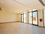 4 bedrooms Villa in Abu Dhabi, UAE No. 47573 - Image 3