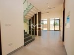 4 bedrooms Villa in Abu Dhabi, UAE No. 47573 - Image 11