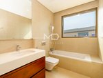 5 bedrooms Villa in Abu Dhabi, UAE No. 47579 - Image 18