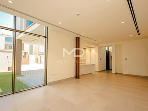 3 bedrooms Townhouse in Abu Dhabi, UAE No. 47585