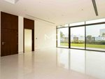 6 bedrooms Villa in Abu Dhabi, UAE No. 47586 - Image 2