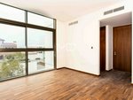 6 bedrooms Villa in Abu Dhabi, UAE No. 47586 - Image 10