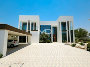 5 bedrooms Villa in Abu Dhabi, UAE No. 47592