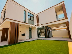 3 bedrooms Townhouse in Abu Dhabi, UAE No. 47595