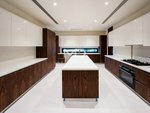 6 bedrooms Villa in Abu Dhabi, UAE No. 47597 - Image 15