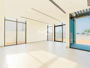 4 bedrooms Villa in Abu Dhabi, UAE No. 47602