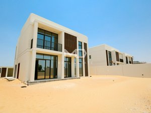 4 bedrooms Villa in Abu Dhabi, UAE No. 47606