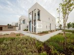 5 bedrooms Villa in Abu Dhabi, UAE No. 47620 - Image 2