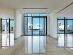 5 bedrooms Villa in Abu Dhabi, UAE No. 47620 - Image 4