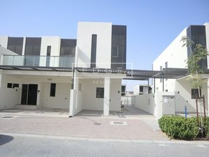 3 bedrooms Villa in Dubai, UAE No. 5028