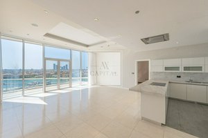 2 bedrooms Apartment in Palm Jumeirah, UAE No. 51038
