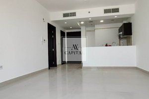 5729.9m² Building in International City, UAE No. 51208