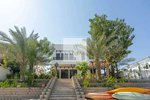 4 bedrooms Villa in Palm Jumeirah, UAE No. 51283 - villa in Dubai