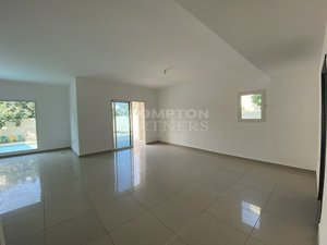 5 bedrooms Villa in Al Reef, UAE No. 5217