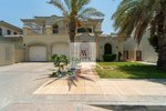 4 bedrooms Villa in Palm Jumeirah, UAE No. 52407 - villa in Dubai