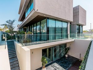 5 bedrooms Villa in Jumeirah, UAE No. 52971