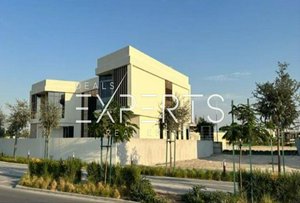 6 bedrooms Villa in Yas Island, UAE No. 52987