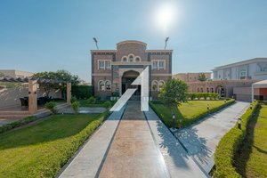 7 bedrooms Villa in Dubai, UAE No. 53639