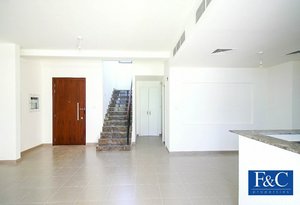 3 bedrooms Townhouse in Town Square, UAE No. 539