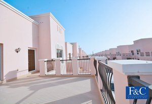 4 bedrooms Villa in Nadd Al Sheba, UAE No. 544