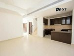 2 bedrooms Townhouse in Dubai Land, UAE No. 54550 - Image 2