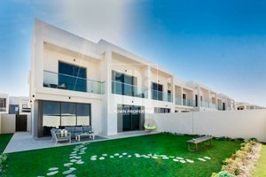 4 bedrooms Villa in Yas Island, UAE No. 5458