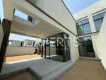 4 bedrooms Villa in Abu Dhabi, UAE No. 55158 - Image 3