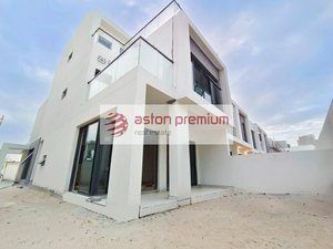 5 bedrooms Townhouse in Dubai, UAE No. 55387