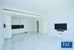 1 bedroom Apartment in Business Bay, UAE No. 554 - Image 2