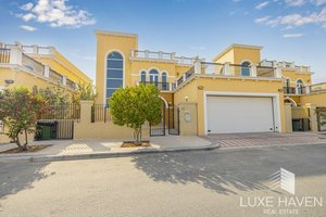 4 bedrooms Villa in Jumeirah Park, UAE No. 55524
