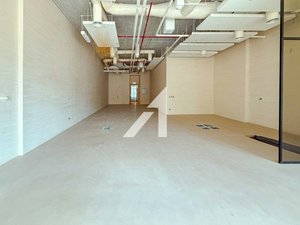758.9m² Office in Dubai, UAE No. 55816