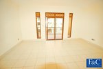 1 bedroom Apartment in Old Town, UAE No. 575 - Image 4