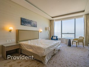 Apartment in THE PALM TOWER, Palm Jumeirah, UAE No. 58996