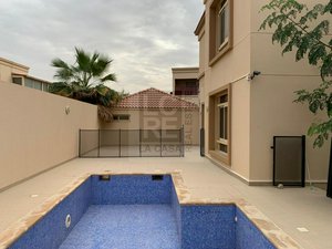 5 bedrooms Villa in Al Raha Golf Gardens, UAE No. 6017