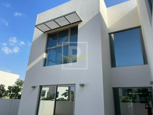 5 bedrooms Villa in Muwaileh, UAE No. 6037