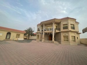 6 bedrooms Villa in Dubai, UAE No. 6352