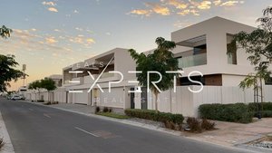 5 bedrooms Villa in Yas Island, UAE No. 65773