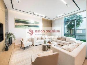 6 bedrooms Villa in Dubai, UAE No. 66250