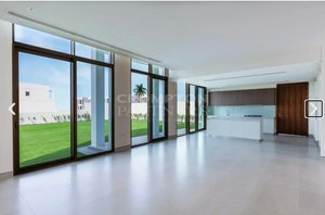 4 bedrooms Villa in Abu Dhabi, UAE No. 67448