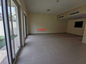 3 bedrooms Villa in International City, UAE No. 6984