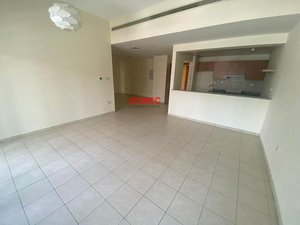 3 bedrooms Apartment in Dubai, UAE No. 7006